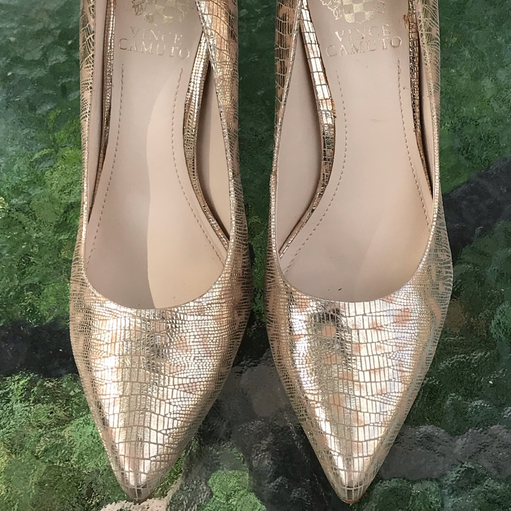 Vince Camuto Classy Gold Metallic Pumps 4” heel